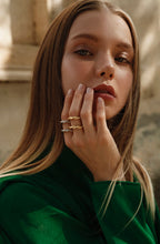 Carica l&#39;immagine nel visualizzatore di Gallery, Anello Hold Me
