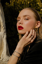 Carica l&#39;immagine nel visualizzatore di Gallery, Bracciale Hold Me
